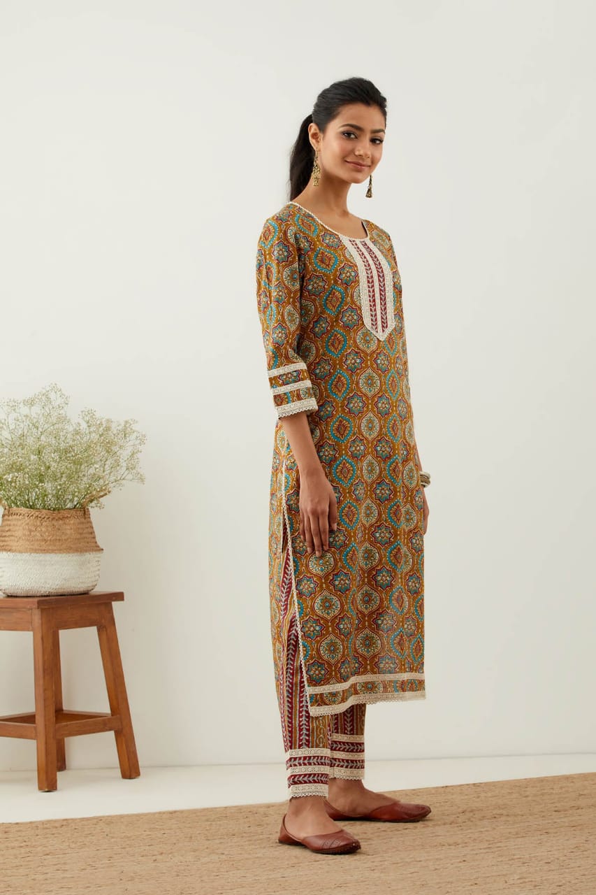 Beautiful Rayon 140  Fabric Straight kurti Pant With Malmal Dupatta