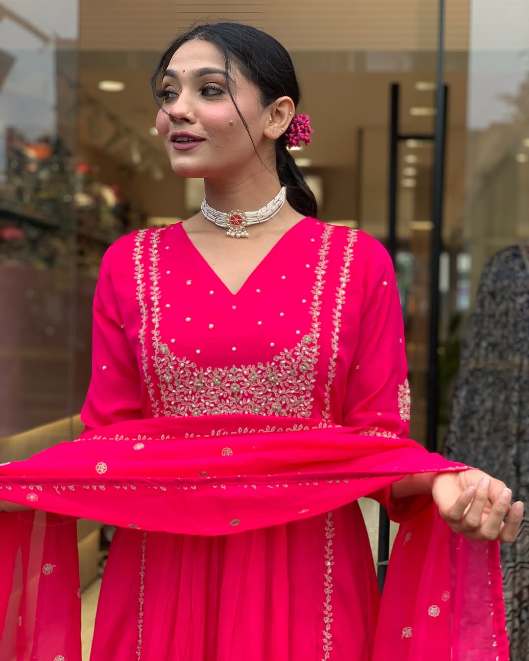 Beautiful Red cotton Heavy  embroidery kurti with malmal dupatta  with  Embroidery work on borders